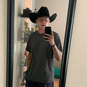 Meet your Posher, Carlos